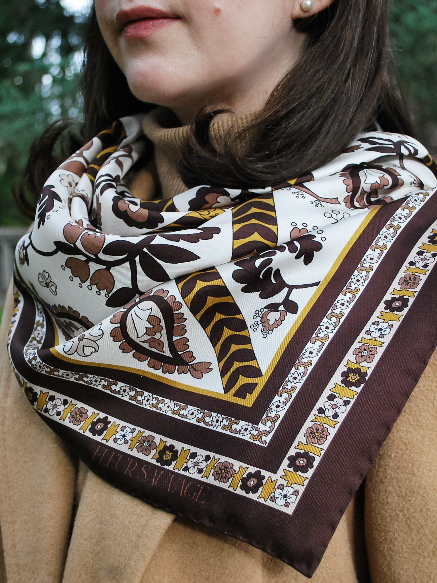 Chocolate Château Scarf 90