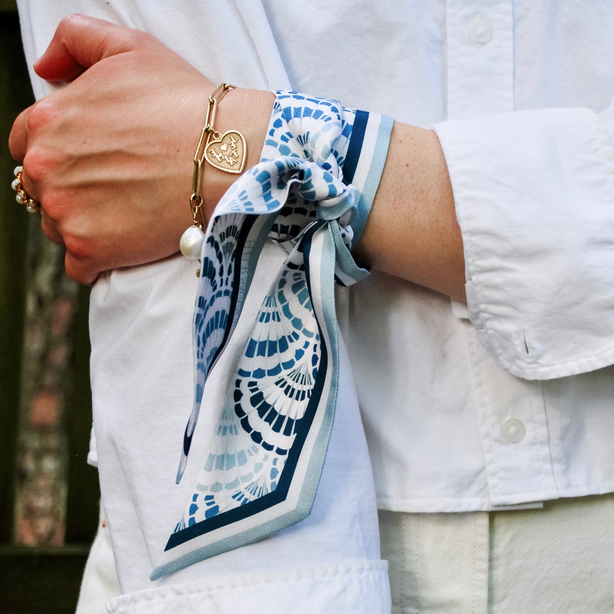 Le Coquillage Bleu Twilly Scarf