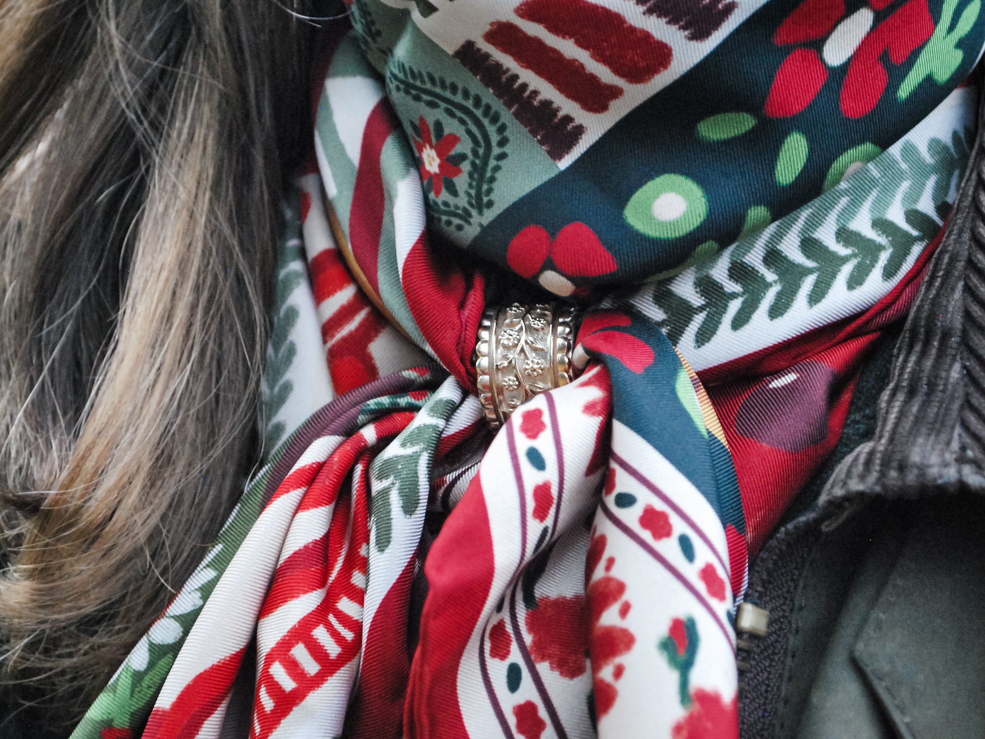 Festonne Scarf Ring Brass